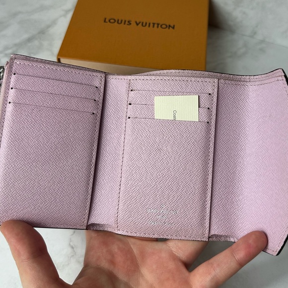 π₯ LOUIS VUITTON EPI TROPICAL VICTORINE COMPACT WALLET π₯ - Picture 5 of 14
